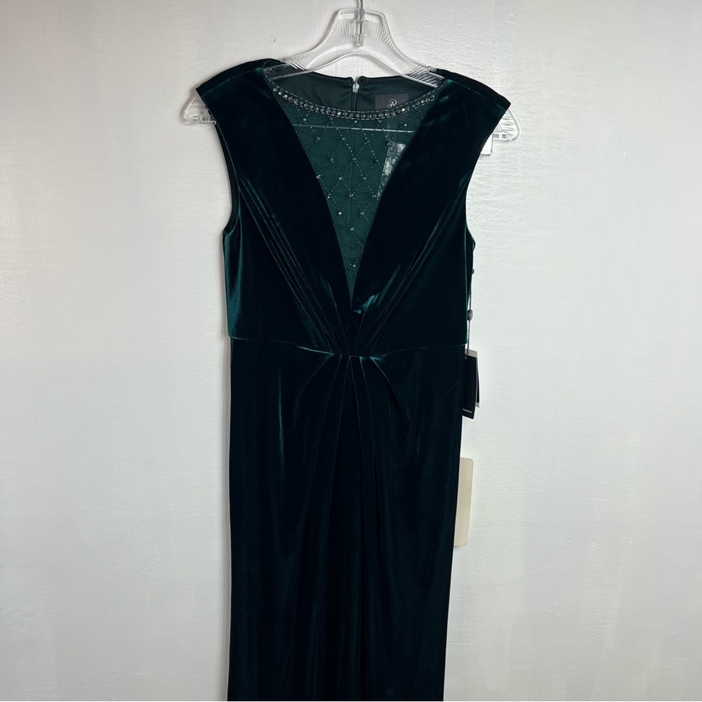 Size 0 NWT Adrianna Papell Hunter Green Velvet Gown